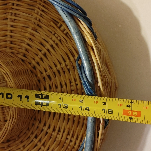 Wicker chip and dip serving basket - Picture 5 of 7